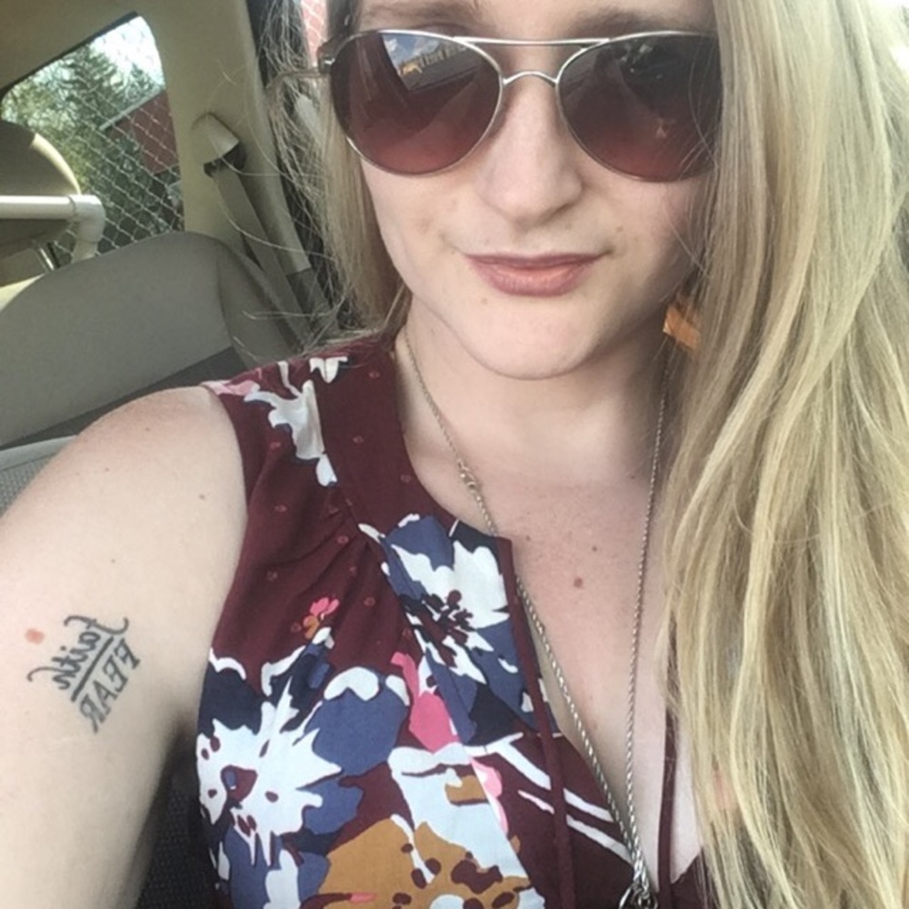 Meet your Posher, Cortney